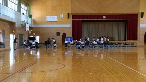 災害時の「指定緊急避難場所」備蓄や冷暖房整備は全体の25％にとどまる…内閣府が指針改定へ