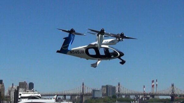 マンハッタンからJFK空港まで「空飛ぶタクシー」初の実証実験 早ければ