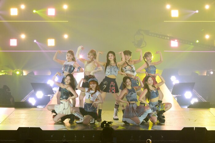 (c)Rakuten GirlsAward 2023 SPRING/SUMMER