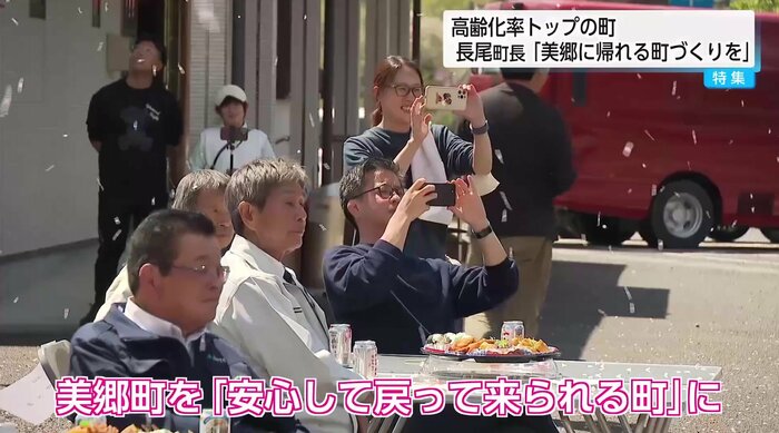 （政策の目標を掲げる長尾町長）