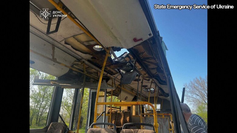 通勤バスにロシアのドローン直撃、ウクライナで58人死傷　“被害者の多くは女性”…武器・戦車製造に使う世界有数のマンガン埋蔵地域で被害　｜FNNプライムオンライン
