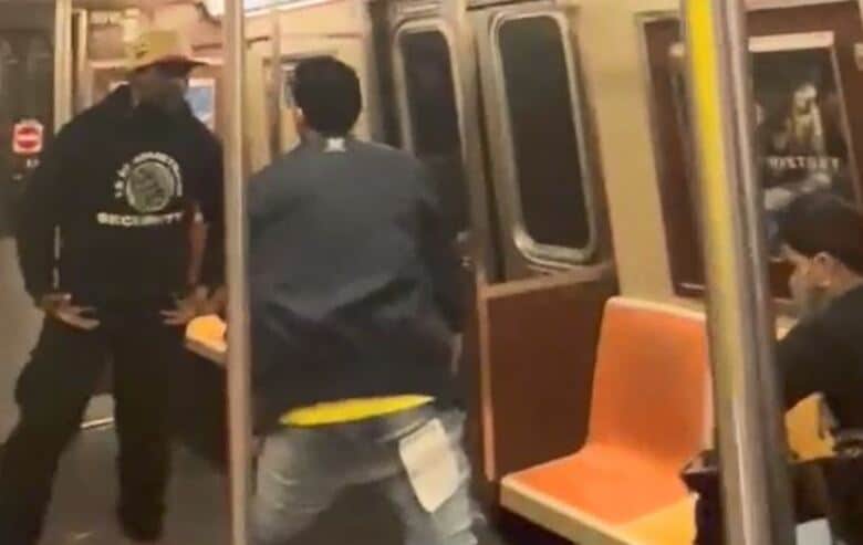 男性はなぜ頭を撃たれたのか？4分48秒の動画が捉えたNY地下鉄の恐怖と謎の女性　密閉空間の“日常”が銃撃事件に｜FNNプライムオンライン