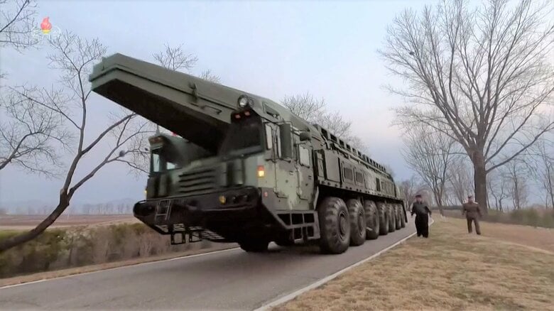 北朝鮮を牽制するアメリカ大型爆撃機、米爆撃機を牽制？ロシア大型爆撃機　北朝鮮は新型極超音速ミサイルを発射｜FNNプライムオンライン