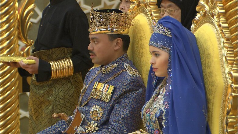 皇太子時代の2004年、ビラ皇太子の結婚式参列のためブルネイをご訪問