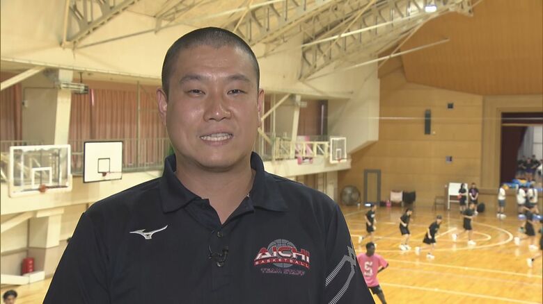 桜丘高校バスケットボール部の監督・水越悠太さん