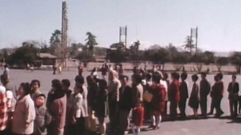 駿府会館前に並んでいる様子