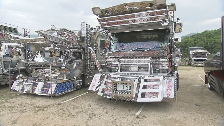 個性が光るデコトラ