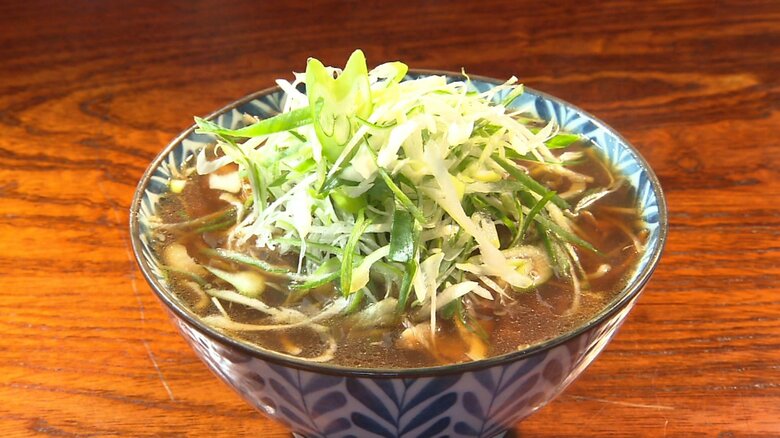 あっさりとした醤油味の「鳥中華」