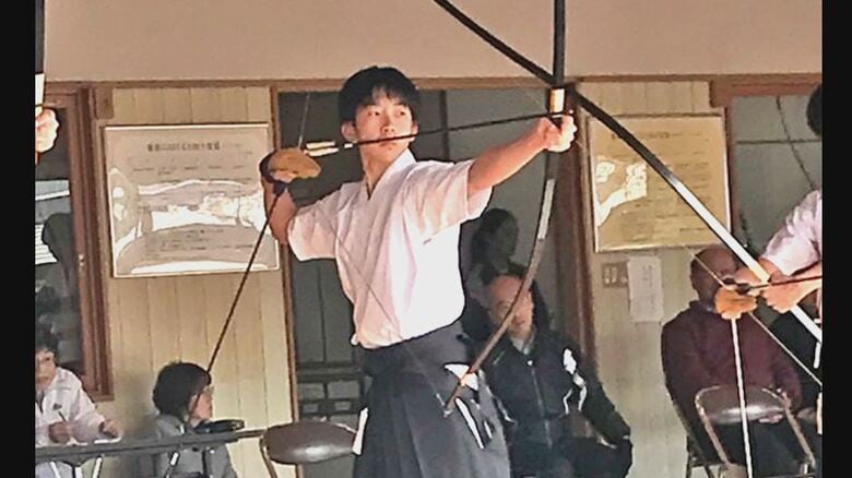 高校では弓道部（提供：矢嶋さん）