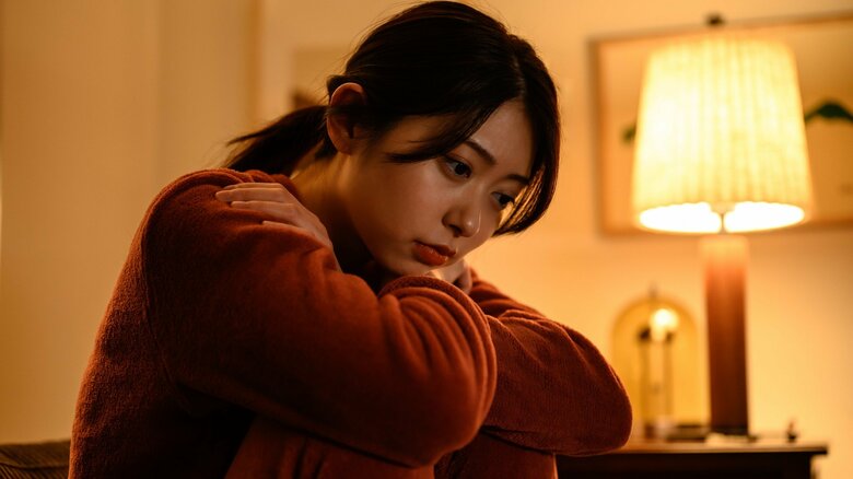 気分が落ち込む人もいるはず（画像はイメージ）