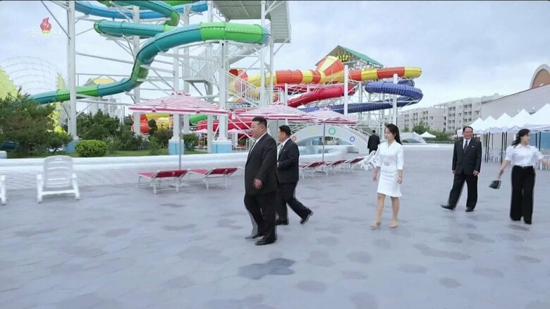 巨大なウォータースライダーも