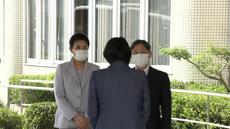 26日午後、倉敷市真備支所に到着された両陛下