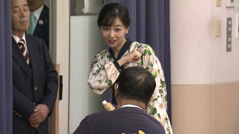 「湖北みみの里」を視察される佳子さま（滋賀・米原市）