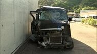 カーブ曲がり切れず反対車線へ…軽乗用車が住宅の塀などに衝突　79歳運転手死亡　大分・佐伯市