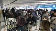 【速報】震度5弱の新千歳空港…国内線4階でボードの一部が落下・雪で空港に留まっていた人にケガなし…滑走路に問題なく貨物便は離発着済み…コイン式のパソコンが倒れるも大きな被害なし