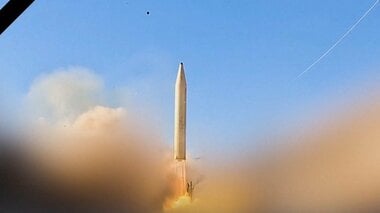 イランが4000km先の米英基地に弾道ミサイル発射 　パリ・ロンドンも射程に　欧州に走った…