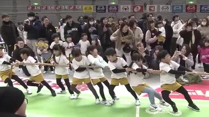 力と技のぶつかり合い！106チームが熱戦　平和堂カップ福井綱引大会【福井】