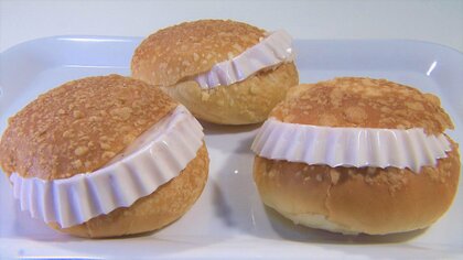 “幻のパン”味が変わって好き　不動の人気「ババロアパン」愛され40年　大胆にはさみシンプルな発想【長野発】