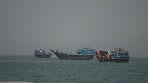 イラン、「安全は保証されない」ホルムズ海峡で“指定外”航路の船舶に警告　オマーン沖で“飛翔体”による攻撃も