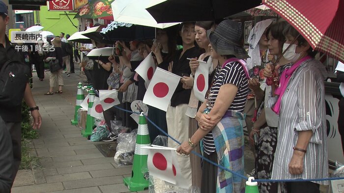 一目見ようと…