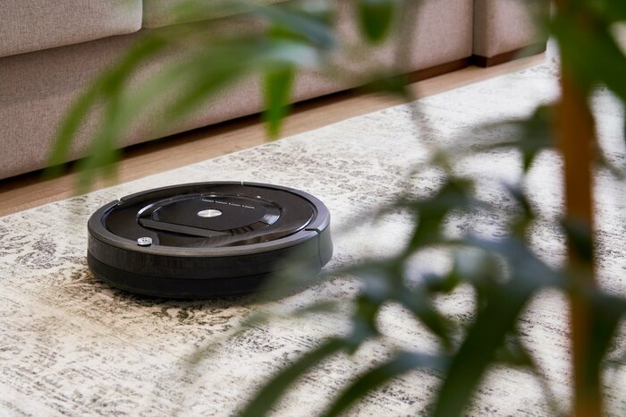 とくに「最初はレンタルがおすすめ」だというのがロボット掃除機(画像はイメージ)