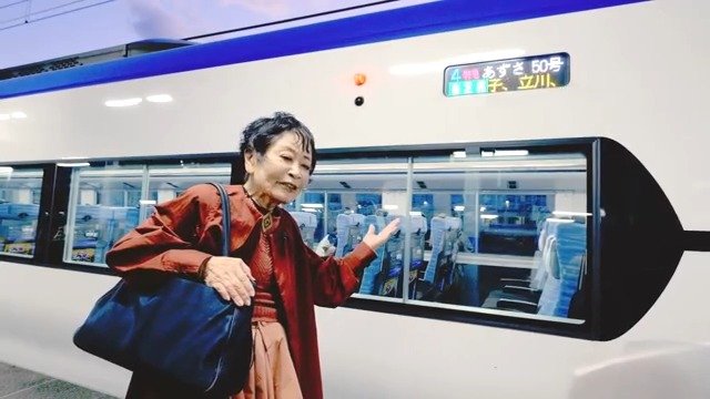 「特急あずさ50号」のアナウンスを記録に残す沢田さん（提供:松本・長野駅自動案内放送研究保存会）