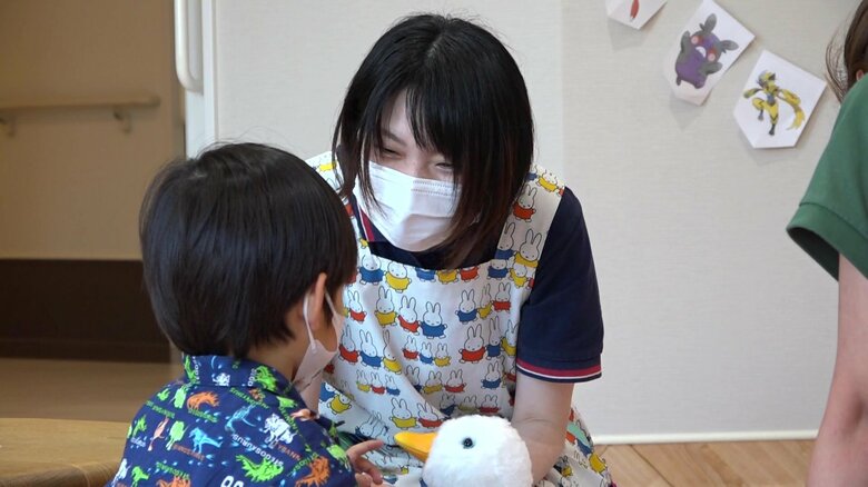 「だいじょうぶ、泣いてもいいよ」がん闘病の子どもに“遊び”を届ける　福井に3人だけの専門職「HPS」に密着｜FNNプライムオンライン