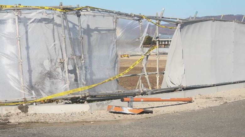 43歳男性が死亡　交差点で乗用車と軽トラックが衝突　乗用車側に一時停止の標識｜FNNプライムオンライン