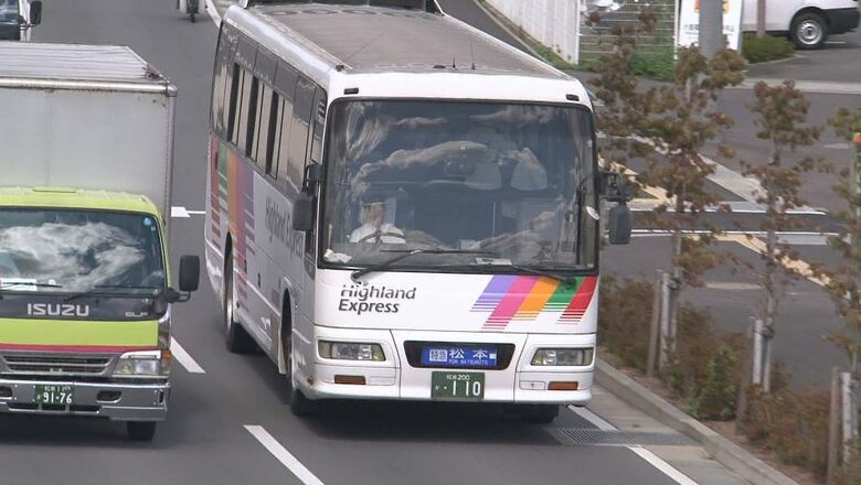 バス運転手確保にあの手この手　20歳の候補生2人採用　会社の負担で大型2種免許を取得　早ければ1年後に独り立ち｜FNNプライムオンライン