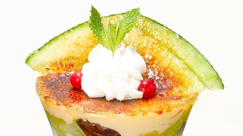 パフェのミントは“食べる派”？ミント以外があることを知ってた？“葉っぱ”の味わい方をロイヤルホストに聞いた｜FNNプライムオンライン