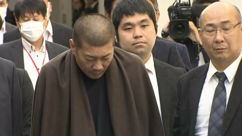 移送される福原敬済容疑者　26日