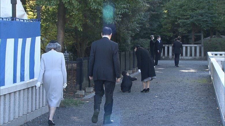 4歳にとっては道に落ちている“何か”は宝物にもなります