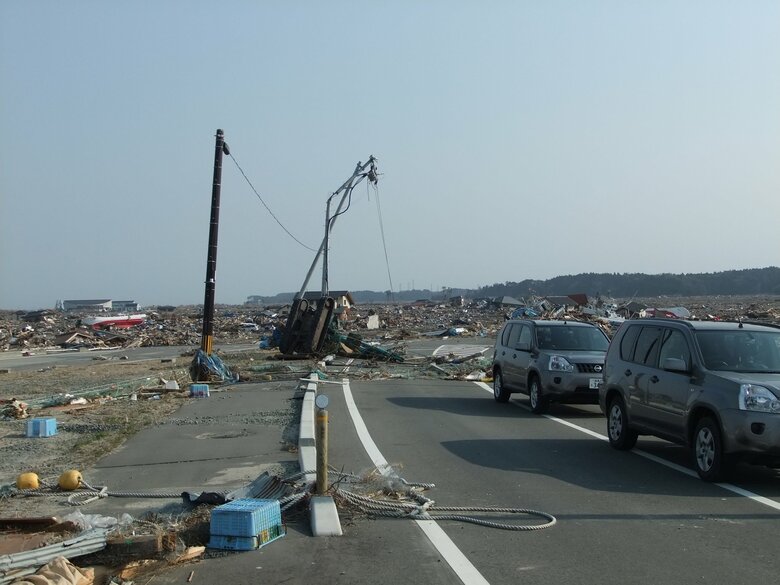 写真の奥には福島第一原発の煙突が見える