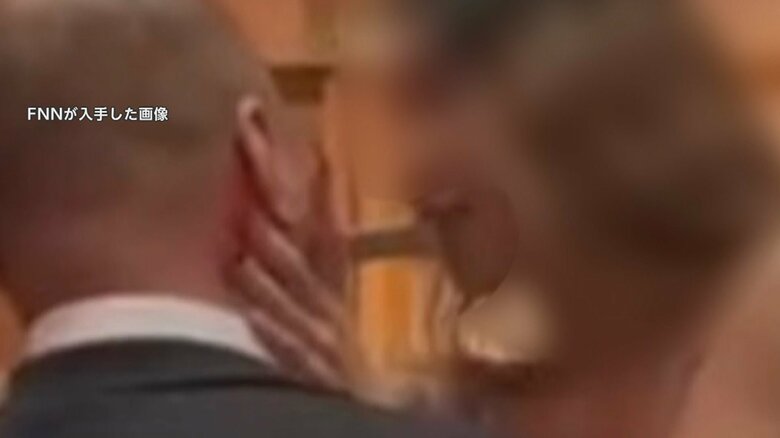 口移しでチップ渡しの瞬間