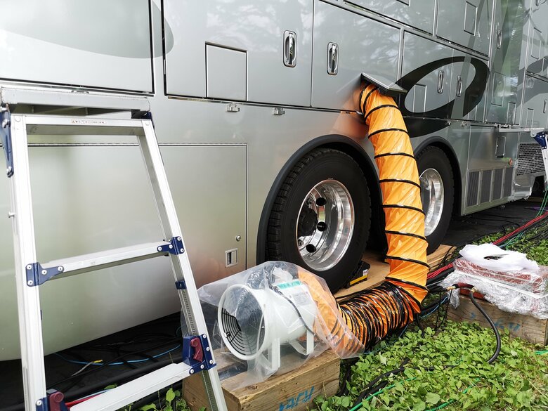 空気排出用のダクト