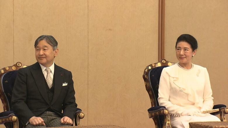 見守られる天皇皇后両陛下