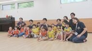Fリーグ バサジィ大分の選手と監督　保育園でミニゲームなど交流　大分