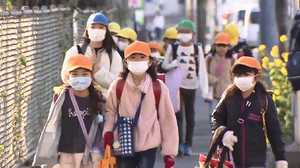 一部で学校が再開 「6年生は最後の4日間大切に」…喜びの声の一方で感染拡大による休校継続も