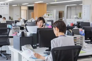 緊急事態宣言中に完全リモートできた総務はわずか1.6%…調査した「月刊総務」に理由を聞いた