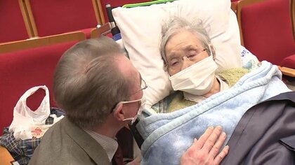 100歳の歌好き・歌子さん　百寿のお祝いはコンサート鑑賞　息子からの「愛燦燦」な贈り物【福島発】