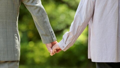 9月15日は「老人の日」！敬老の日との違いは？高齢者福祉への理解を深める日【今日は何の日】