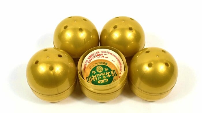 こちらが「牛乳瓶ノ蓋」。ふたのガチャだ