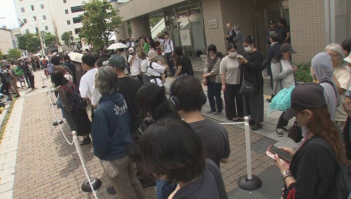 開店前の行列