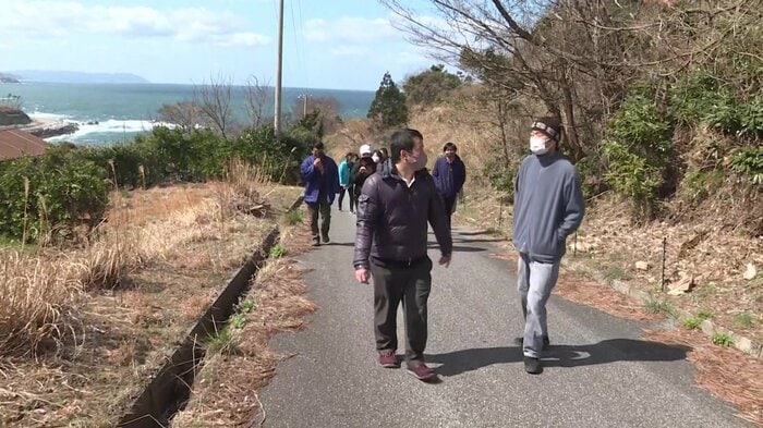 参加メンバーたちが珠洲の集落を探検
