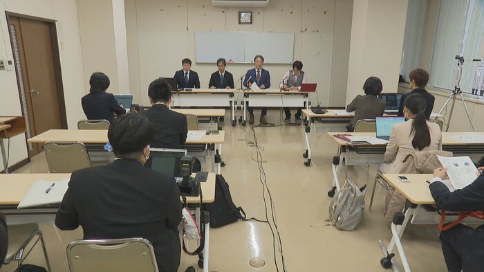 県教職員組合による会見