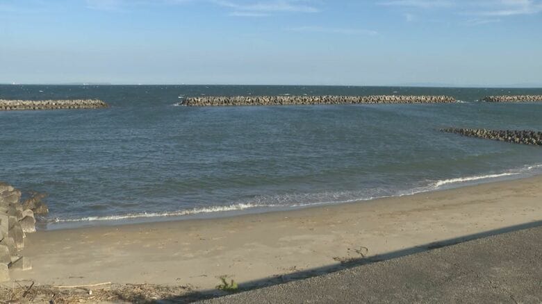 足ひれが付いた状態で見つかる…海岸に近所の67歳男性が打ち上げられ死亡 1人で素潜りをしていて溺れたか｜FNNプライムオンライン
