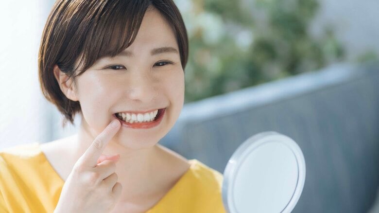 虫歯ゼロでも約8割が歯周病かも？30歳過ぎたら一度検査を…老化を防ぐ歯間ブラシとフロスの使い方｜FNNプライムオンライン