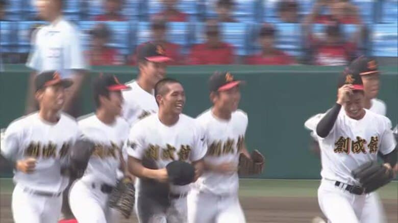 夏の甲子園「創成館」が神村学園を破り3回戦進出！｜FNNプライムオンライン