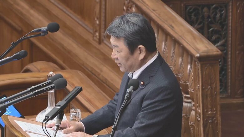 児童手当の“所得制限撤廃”を主張した自民・茂木幹事長(25日)