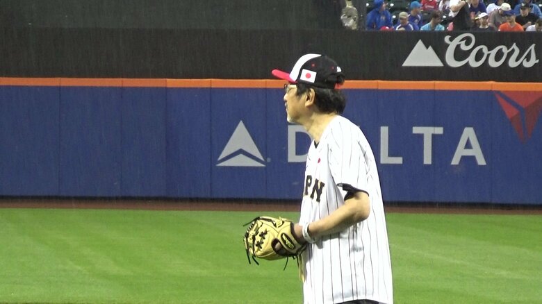 森総領事は第1球を投げる合図を待っていた